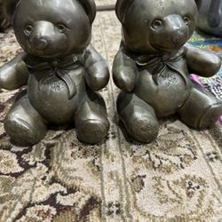 Teddy bear statue