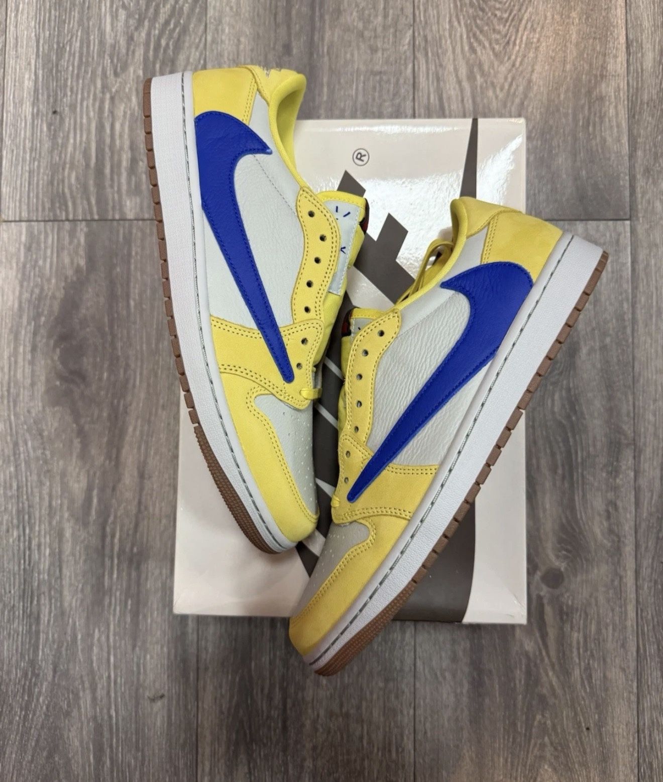 Brand New Jordan 1 Travis Scott canary size men’s 14