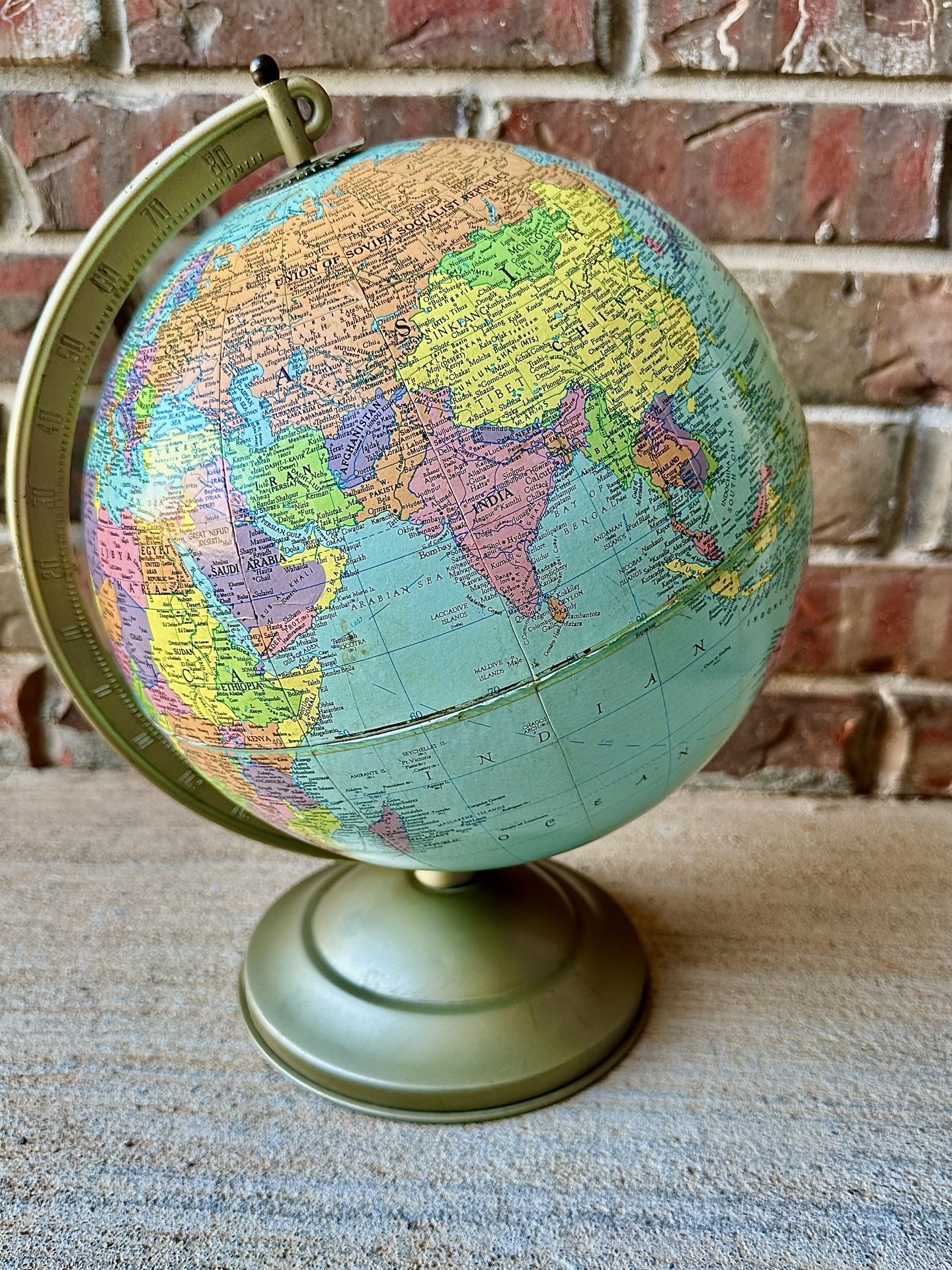 Vintage 10 Inch Replogle Reference World Globe Desk Top Metal Base