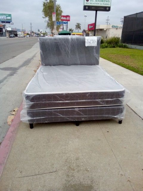 COMPLETE FULL BED WITH MATTRESS INCLUDED