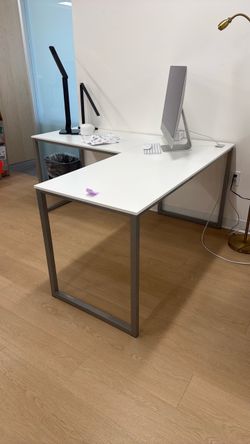 10 Corner Office Desks