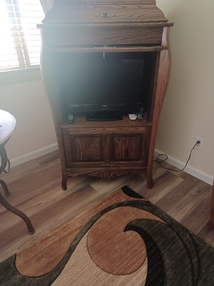 Tv/stereo Cabinet. Plus Free Tv