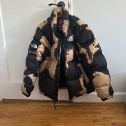 Supreme The North Face Bleached Puffer Jacket 
