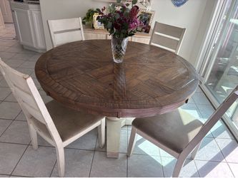 Ashley Furniture round table and 5 chairs (5th not shown)