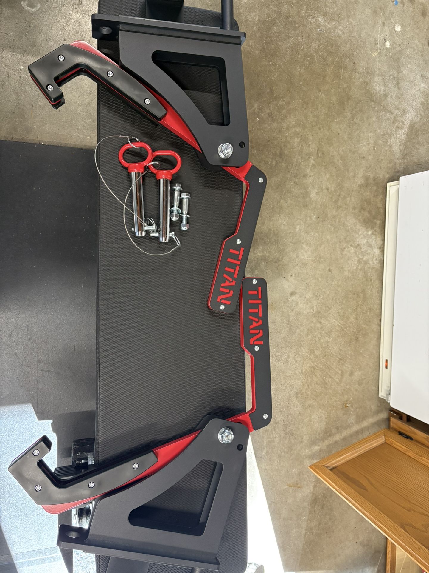 Titan series adjustable monolift rack attachment