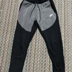 nike tech joggers