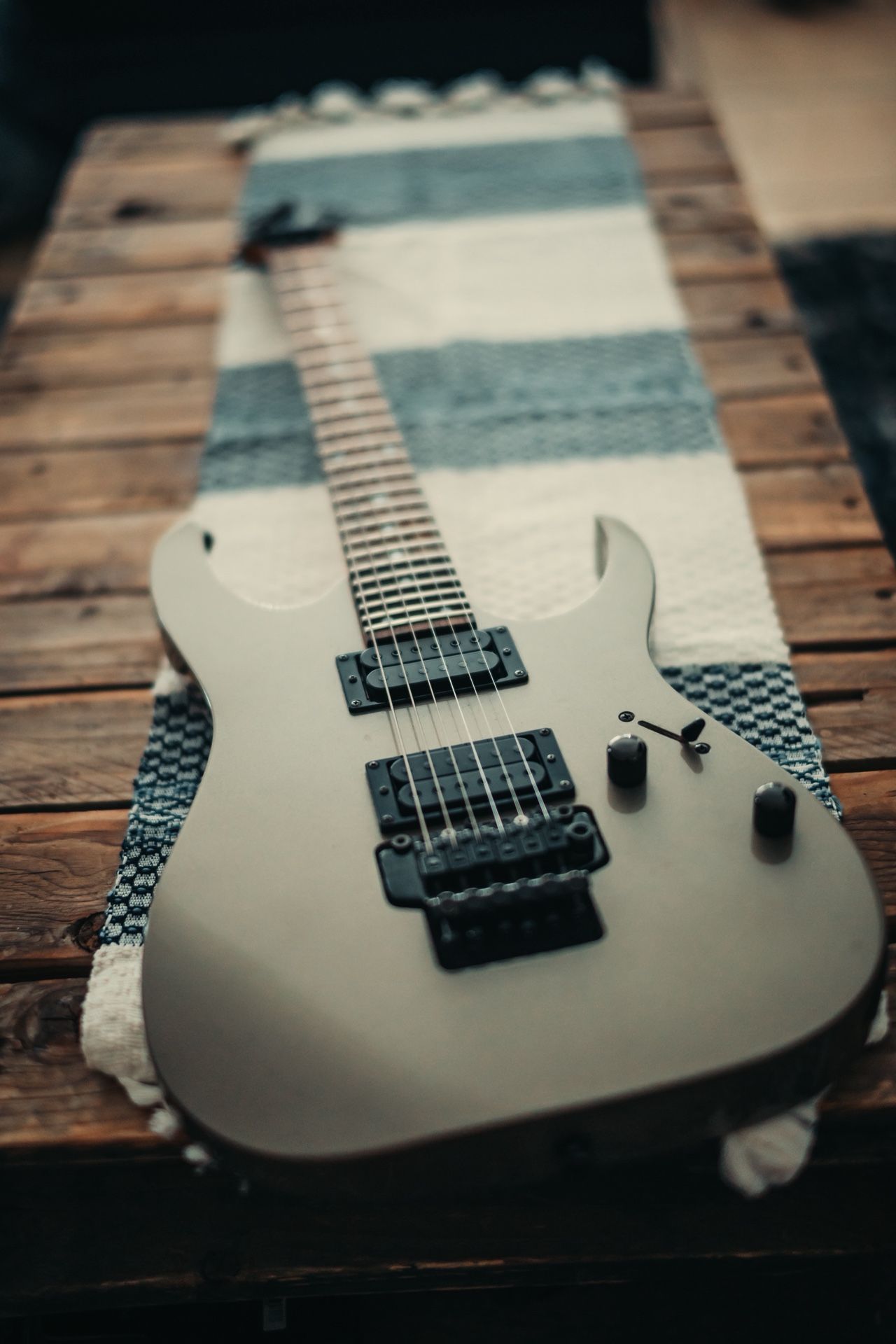 Ibanez RG220B