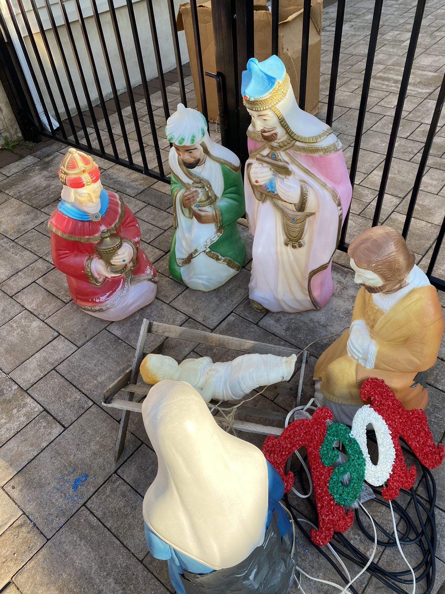 Six piece blow mold nativity set plus manger for Sale in Syosset, NY