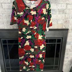 XS Lularoe Julia 
