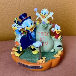 HALLOWEEN, DISNEY, UNCLE SCROOGE AND NEPHEWS STATUE, GREAT GIFT (50% OFF SALE)