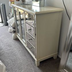 White Dresser W Mirrors 