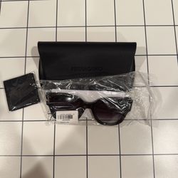 BRAND NEW! Ferragamo Sunglasses Excellent Condition