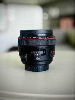 Canon EF 50mm f/1.2L USM Lens