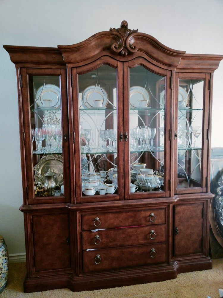 Formal Large China Cabinet