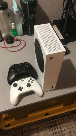 Like new Xbox series s robot white