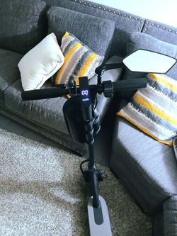 Electric scooter folding 19mph 20miles range (excellent condition)