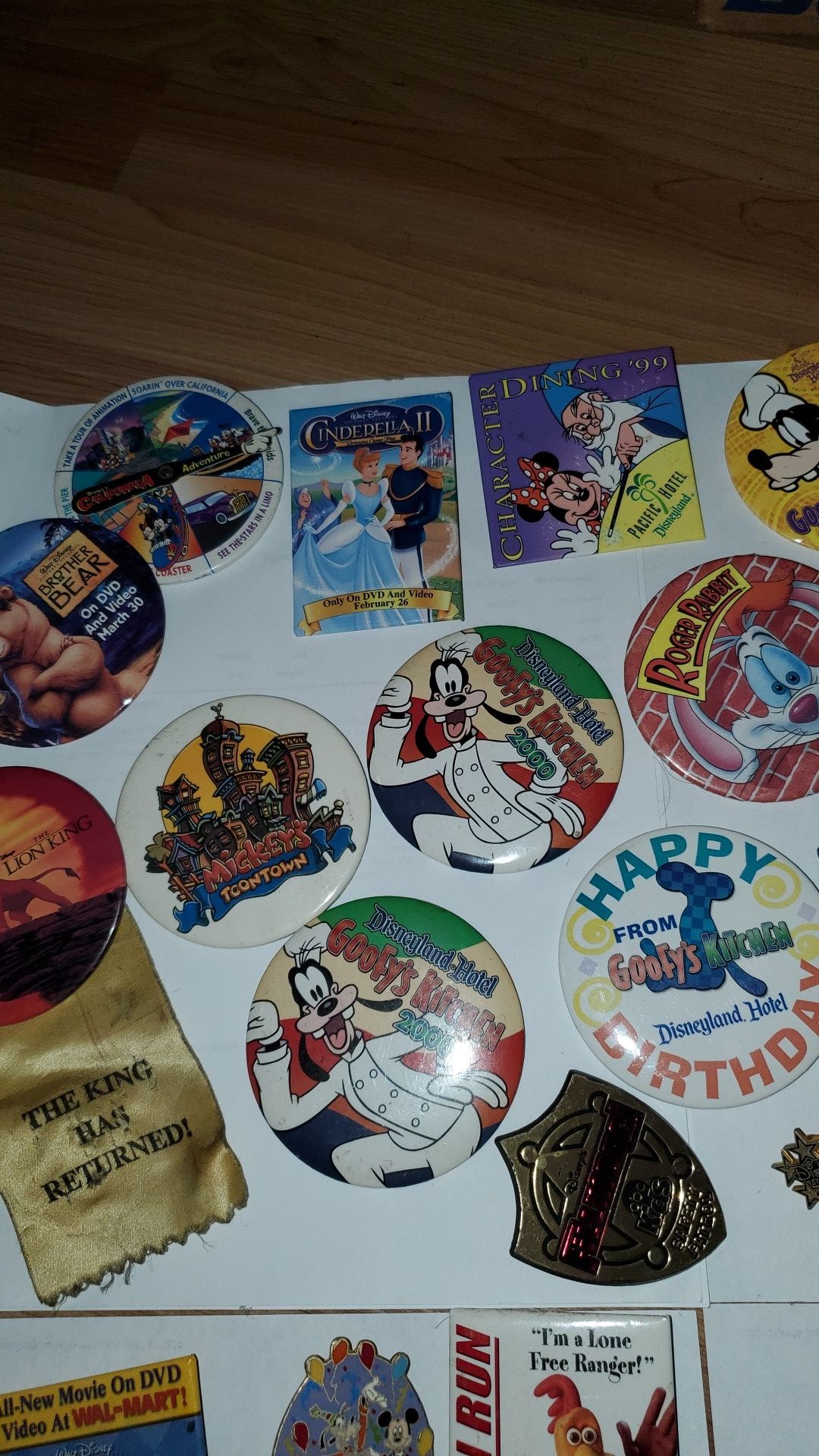 Disney pins