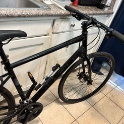 Lightweight Marin Fairfax 1 Hybrid Bike - Perfect for Commuting