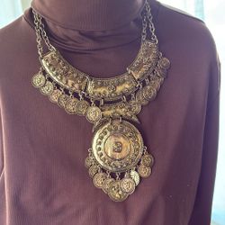Gorgeous necklace Cleopatra style