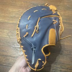 First Base Mitt 