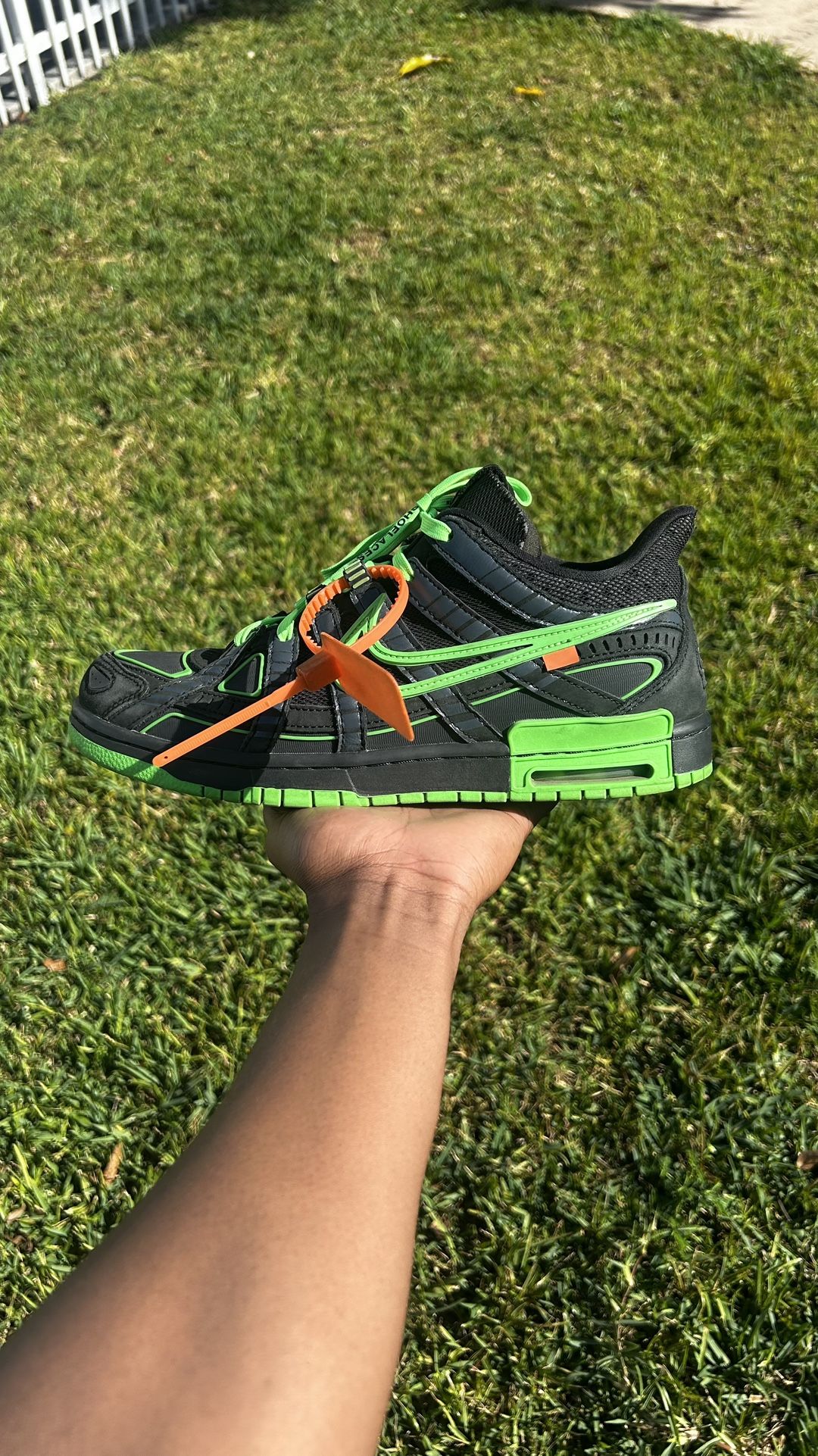 Off White *AUTHENTIC*