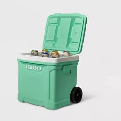 Igloo Latitude 60qt Rolling Cooler