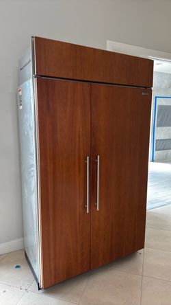 Subzero refrigerator