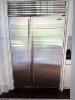 Subzero refrigerator
