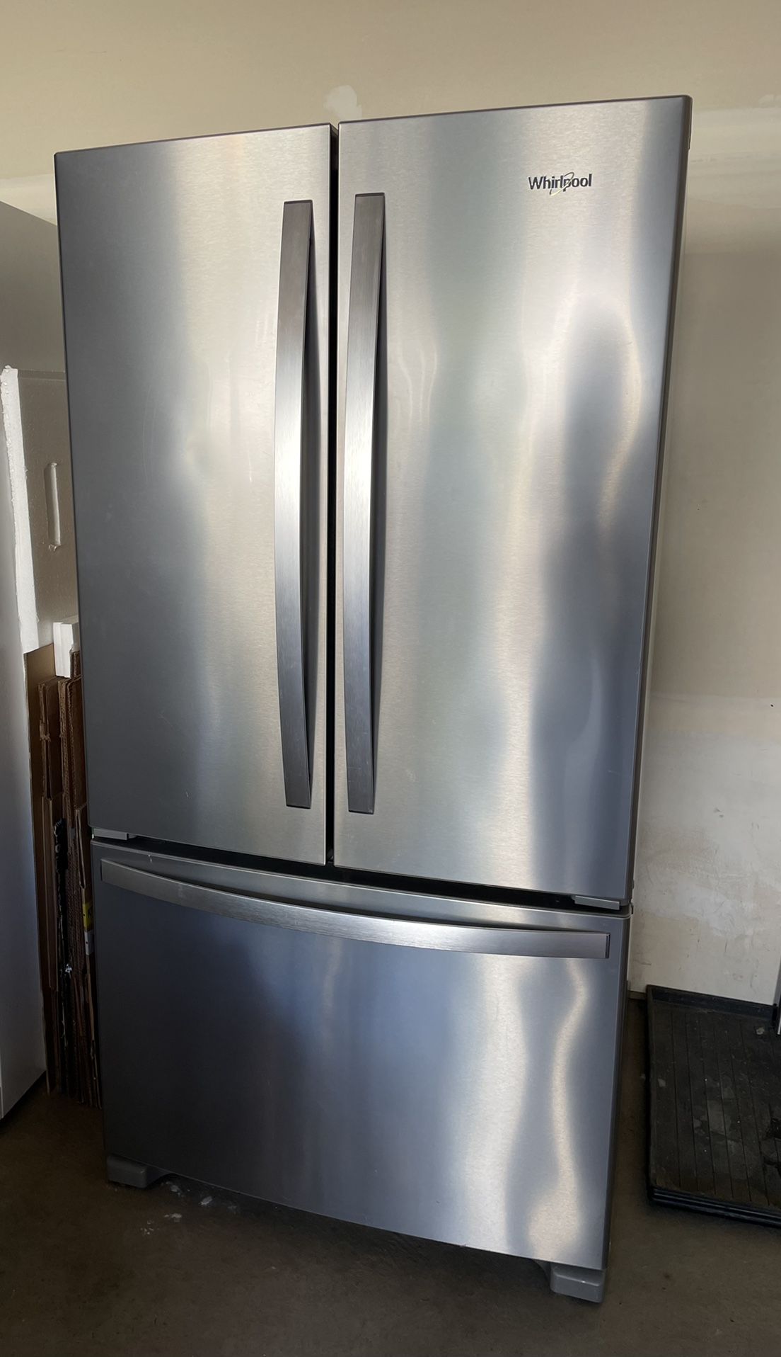 Whirlpool Refrigerator 25 cu.ft — French Doors/Ice-Maker/Filtered Water Dispenser under warranty