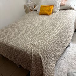 Queen Mattress & Metal Frame 
