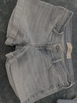 Women Shorts $5.00 Hollister, And Old Navy