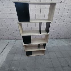 Asymmetrical Storage/organization Shelf