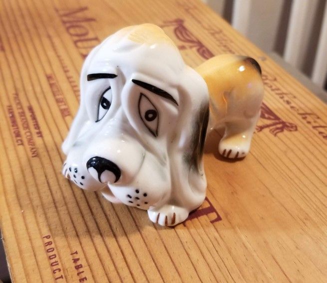 Adorable Vintage Ceramic Bassett Hound Figurine