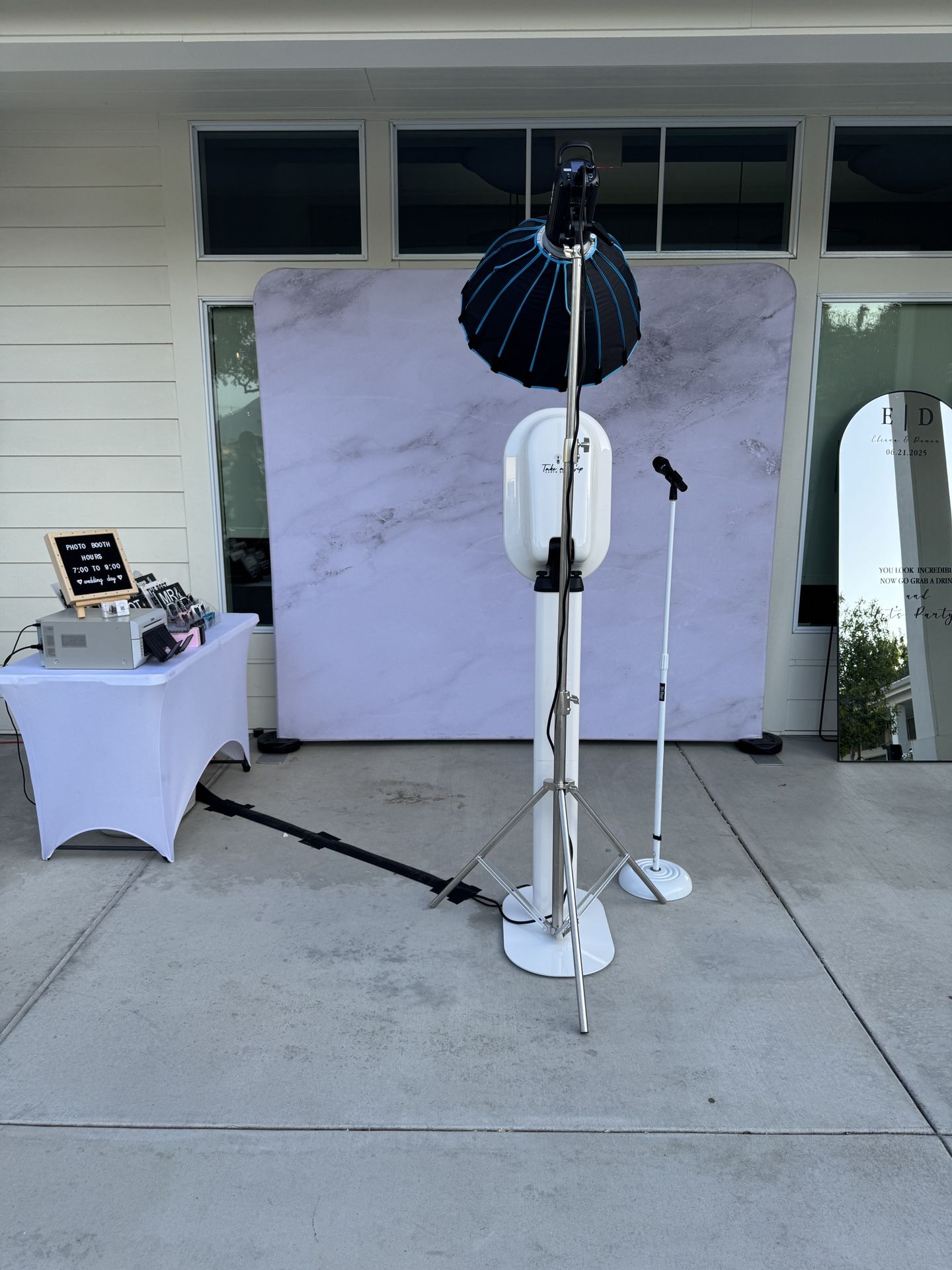 PHOTO BOOTH