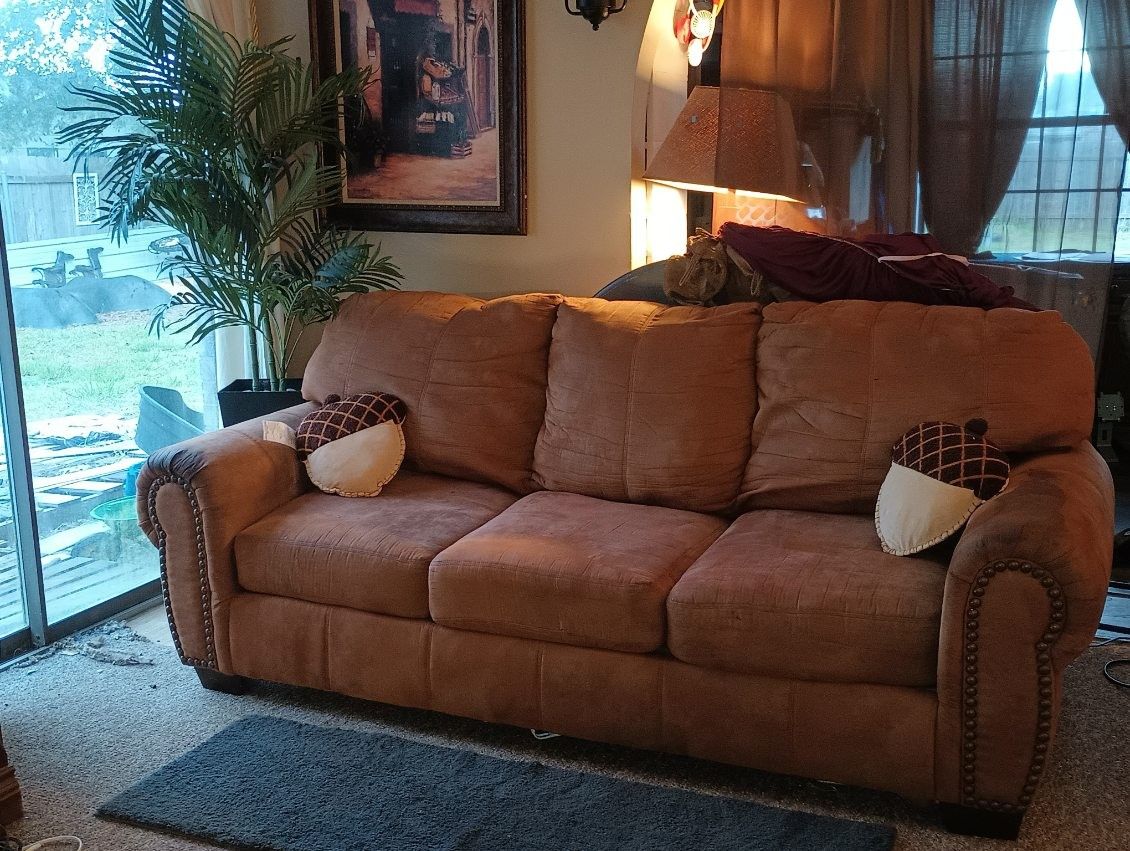 Great Price For Couch & Loveseat  Set!!
