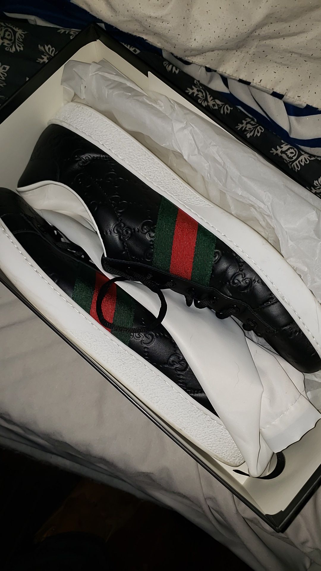 Gucci Low top tennis shoes