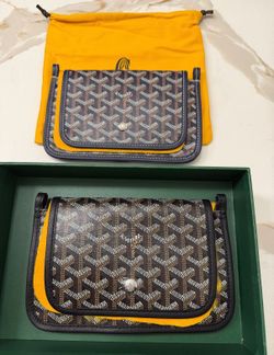 Small crossbody bag