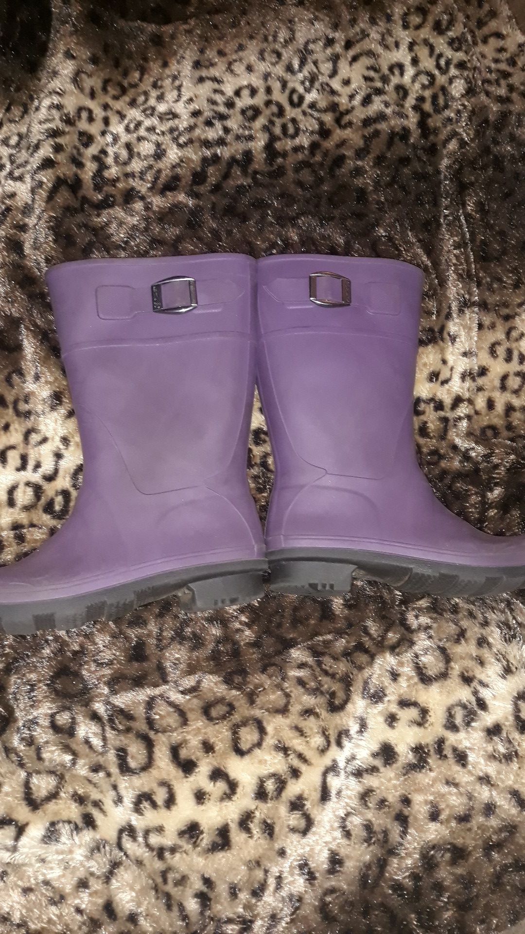 Big Girls size 2 purple Kamik boots