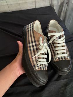 Burrbery shoes