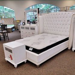 White Queen bed crystals NEW  tufted 