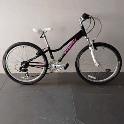 BICYCLE TREK 21 SPEED SIZE 24 BRAND NEW 