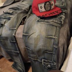 Airmax Size11 And Cargo Pants Size36/32