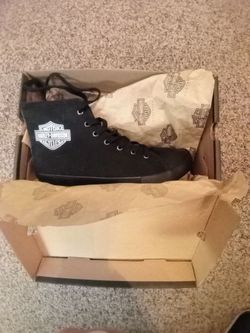 SHOES/BOOTS