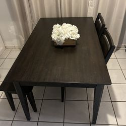 Dining table 