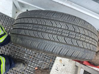 Tire Michelin 215/55R17