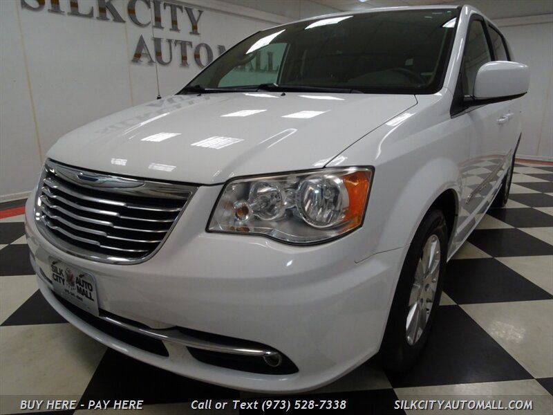 2013 Chrysler Town & Country Touring DVD Camera Leather