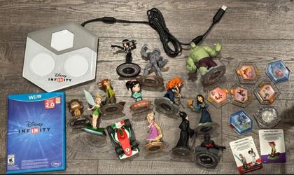 Disney infinity video game and 20 mixed figures w portal