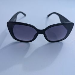 Ladies Designer Sun Glasses 20$ Obo