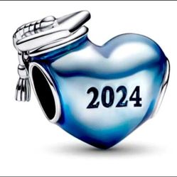 NWOT Graduation 2024 Blue Silver Heart Pandora