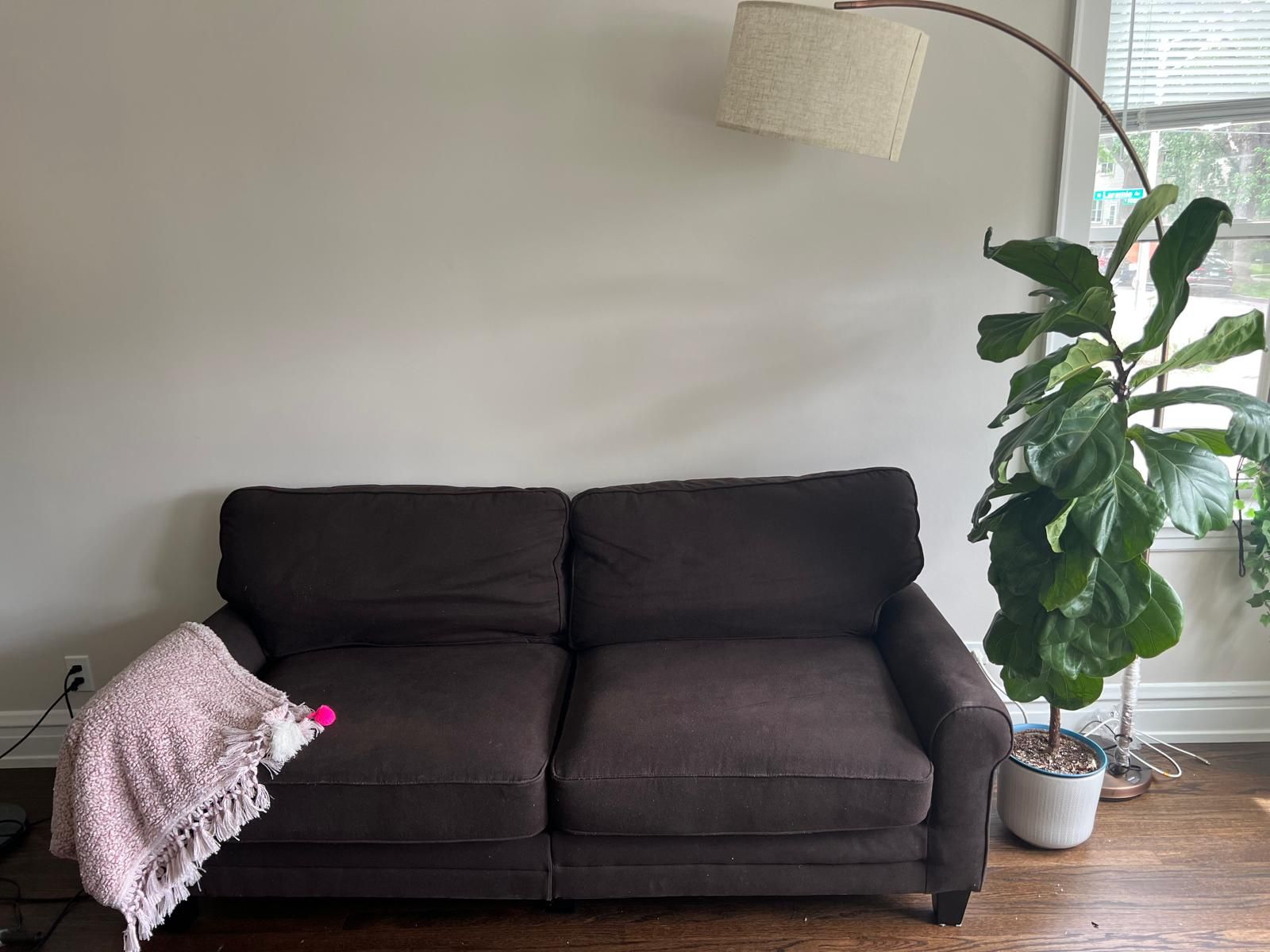 Serta Love Seat / Couch